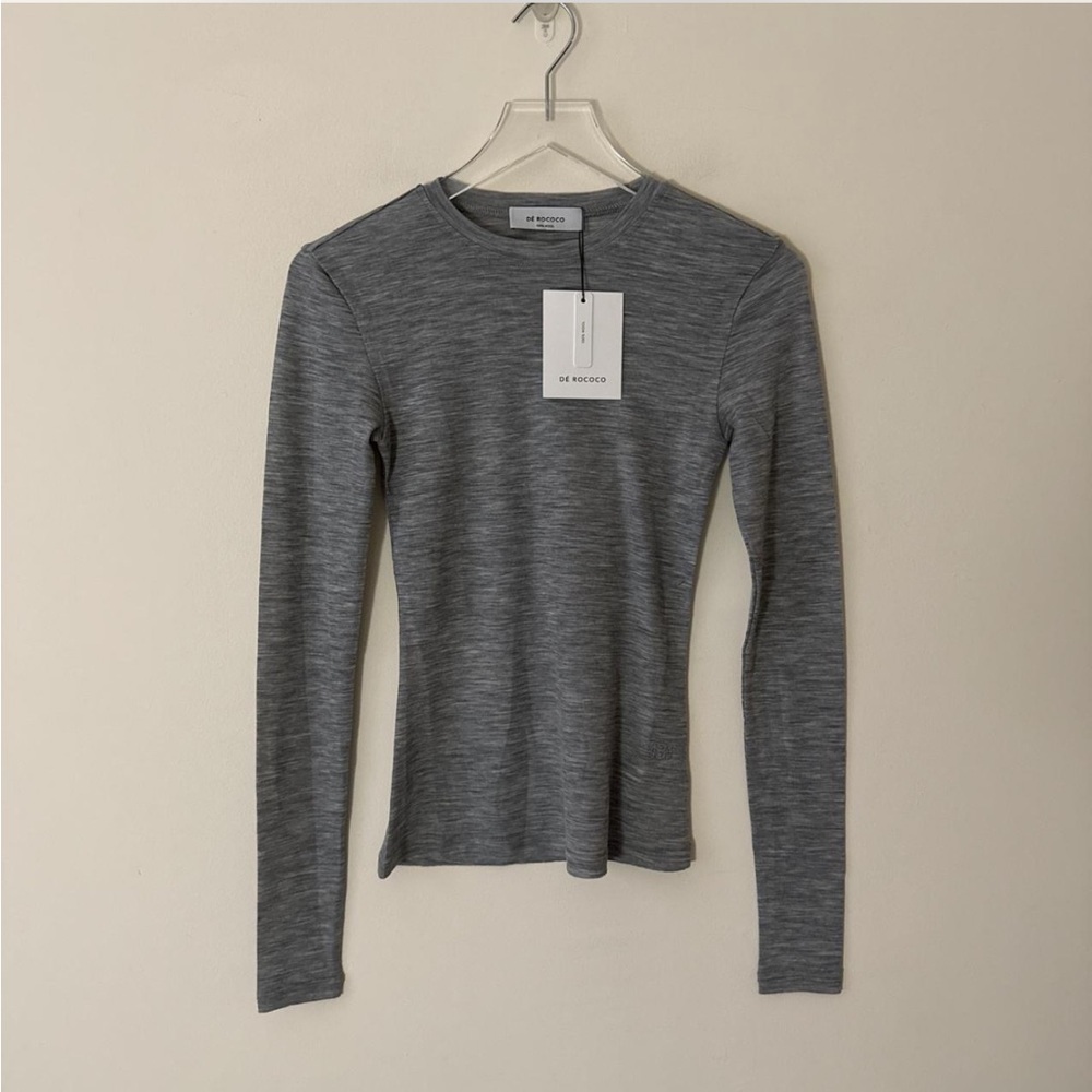 Dé Rococo Fitted Thin Wool Long Sleeve in Light Grey